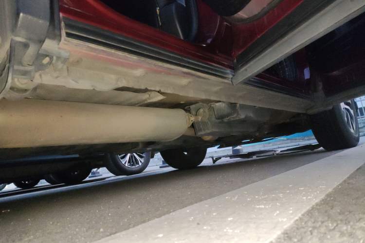 Used Toyota RAV4 2016 2.0L CVT Two-Wheel Drive Fashion Edition China V Standard Right Side Sill