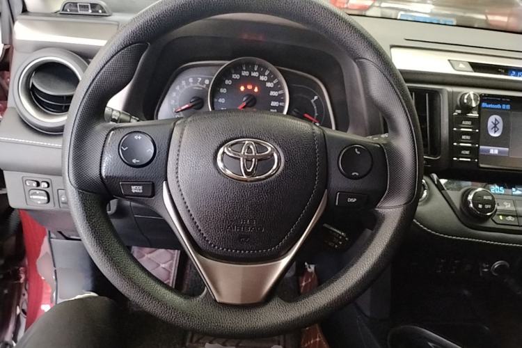 Used Toyota RAV4 2016 2.0L CVT Two-Wheel Drive Comfort Edition China V Standard Steering Wheel