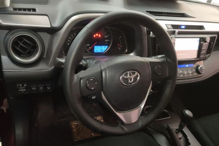 Used Toyota RAV4 2016 2.0L CVT Two-Wheel Drive Comfort Edition China V Standard Steering Wheel