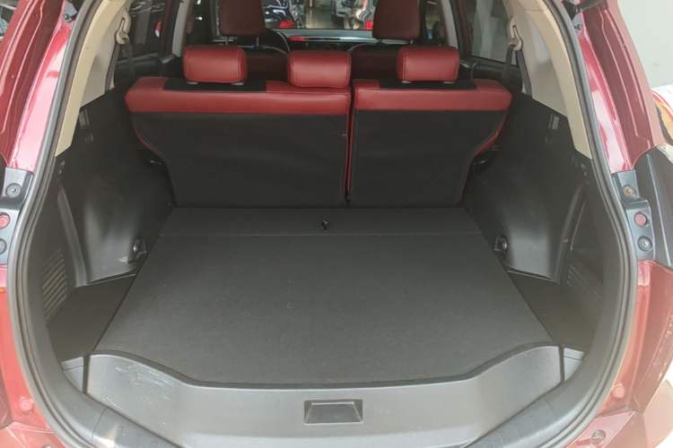 Used Toyota RAV4 2016 2.0L CVT Two-Wheel Drive Fashion Edition China V Standard Trunk