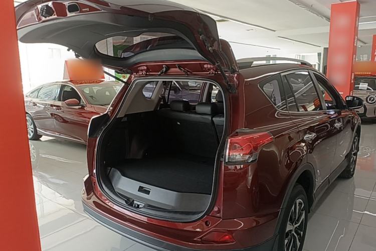 Used Toyota RAV4 2016 2.0L CVT Two-Wheel Drive Fashion Edition China V Standard Trunk
