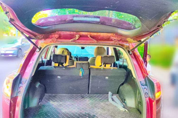 Used Toyota RAV4 2016 2.0L CVT Two-Wheel Drive Fashion Edition China V Standard Trunk