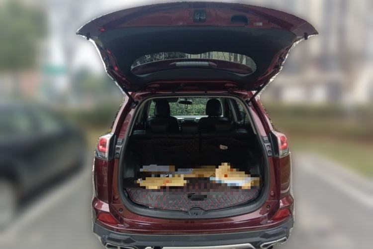 Used Toyota RAV4 2016 2.0L CVT Two-Wheel Drive Fashion Edition China V Standard Trunk
