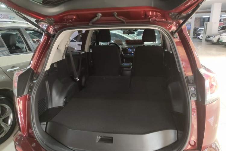 Used Toyota RAV4 2016 2.0L CVT Two-Wheel Drive Comfort Edition China V Standard Trunk