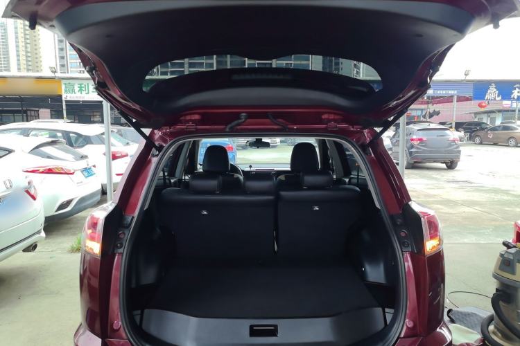 Used Toyota RAV4 2016 2.0L CVT Two-Wheel Drive Fashion Edition China V Standard Trunk