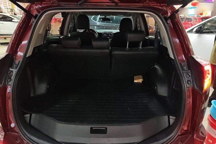 Used Toyota RAV4 2016 2.0L CVT Two-Wheel Drive Fashion Edition China V Standard Trunk