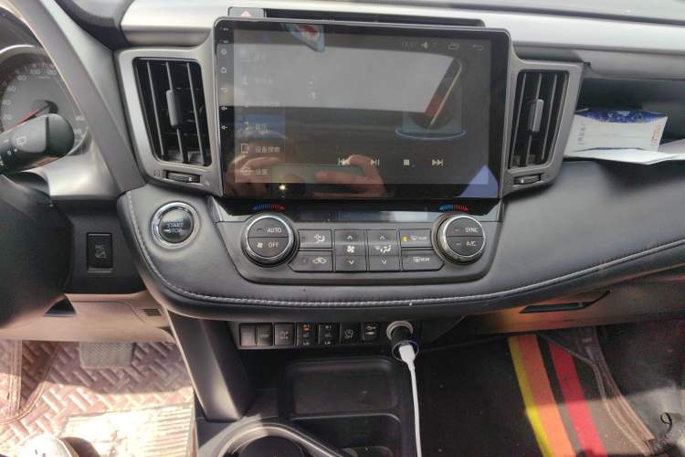 Used Toyota RAV4 2016 2.5L Automatic 4x4 Elite Edition Audio And AC Panel