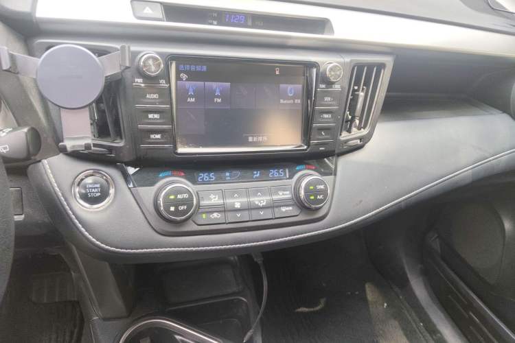 Used Toyota RAV4 2016 2.0L CVT Two-Wheel Drive Smart Edition China V Standard Audio And AC Panel