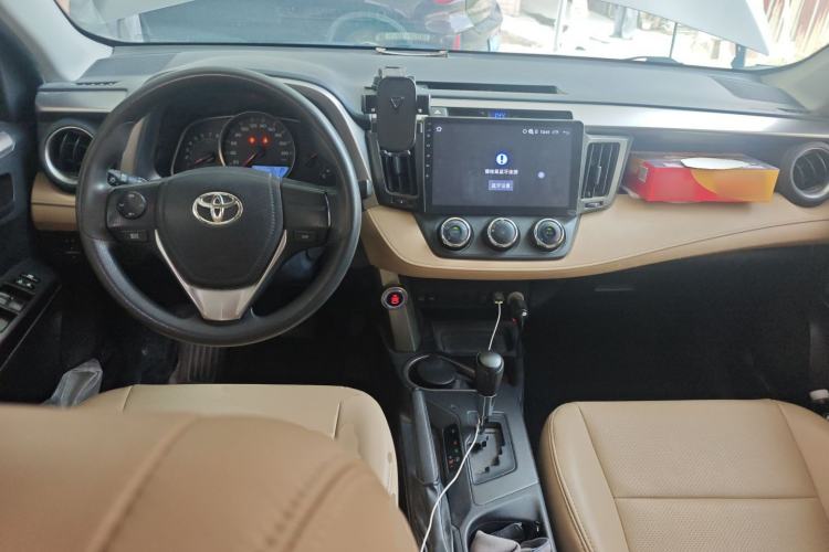 Used Toyota RAV4 2016 2.0L CVT Two-Wheel Drive Urban Edition China V Standard Center Console