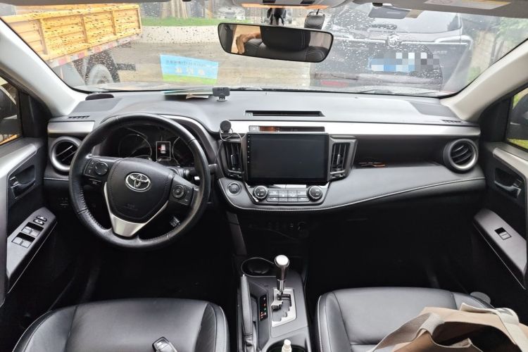 Used Toyota RAV4 2016 2.0L CVT Two-Wheel Drive Smart Edition China V Standard Center Console