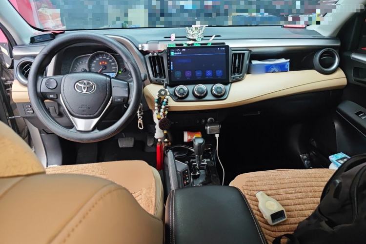 Used Toyota RAV4 2016 2.0L CVT Two-Wheel Drive Urban Edition China V Standard Center Console
