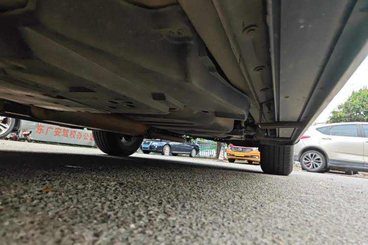 Used Toyota RAV4 2016 2.0L CVT Two-Wheel Drive Urban Edition China V Standard Chassis Front Left