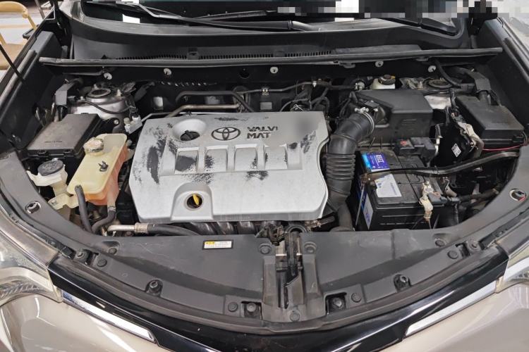 Used Toyota RAV4 2016 2.0L CVT Two-Wheel Drive Urban Edition China V Standard Engine Bay