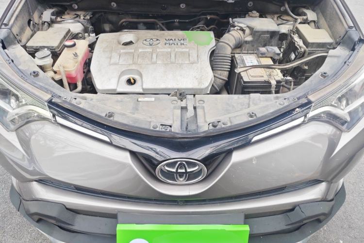 Used Toyota RAV4 2016 2.0L CVT Two-Wheel Drive Fashion Edition China V Standard Engine Bay