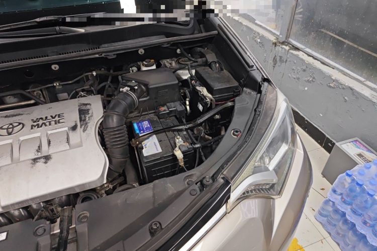 Used Toyota RAV4 2016 2.0L CVT Two-Wheel Drive Urban Edition China V Standard Engine Bay Left