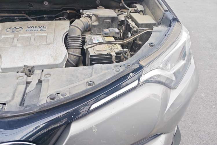 Used Toyota RAV4 2016 2.0L CVT Two-Wheel Drive Fashion Edition China V Standard Engine Bay Left