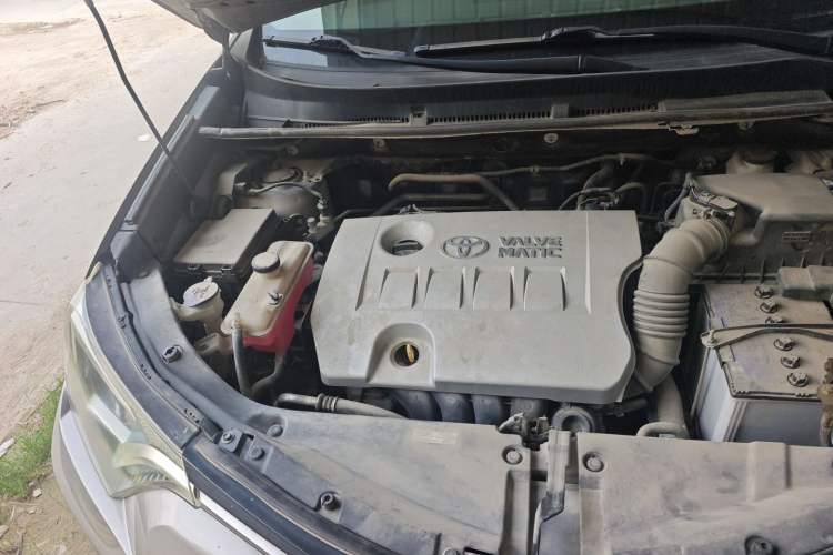 Used Toyota RAV4 2016 2.0L CVT Two-Wheel Drive Urban Edition China V Standard Engine Bay Right