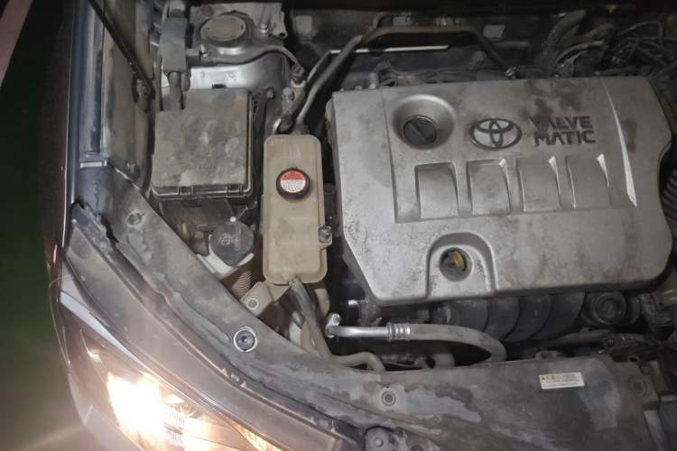 Used Toyota RAV4 2016 2.0L CVT Two-Wheel Drive Fashion Edition China V Standard Engine Bay Right