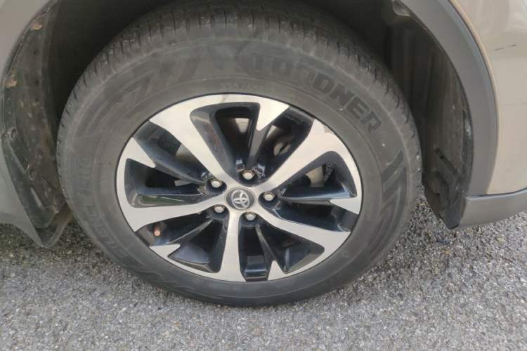 Used Toyota RAV4 2016 2.0L CVT Two-Wheel Drive Smart Edition China V Standard Exterior 1
