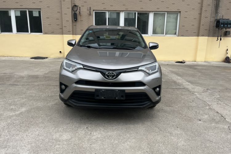 Used Toyota RAV4 2016 2.0L CVT Two-Wheel Drive Fashion Edition China V Standard Exterior 4