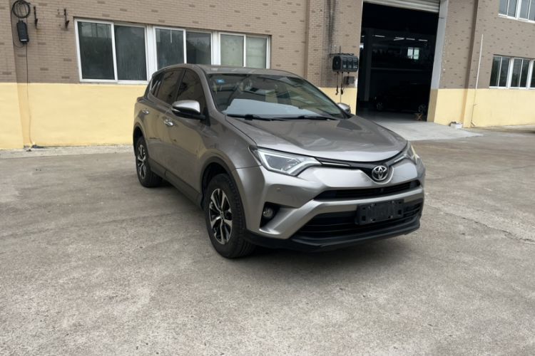 Used Toyota RAV4 2016 2.0L CVT Two-Wheel Drive Fashion Edition China V Standard Exterior 5