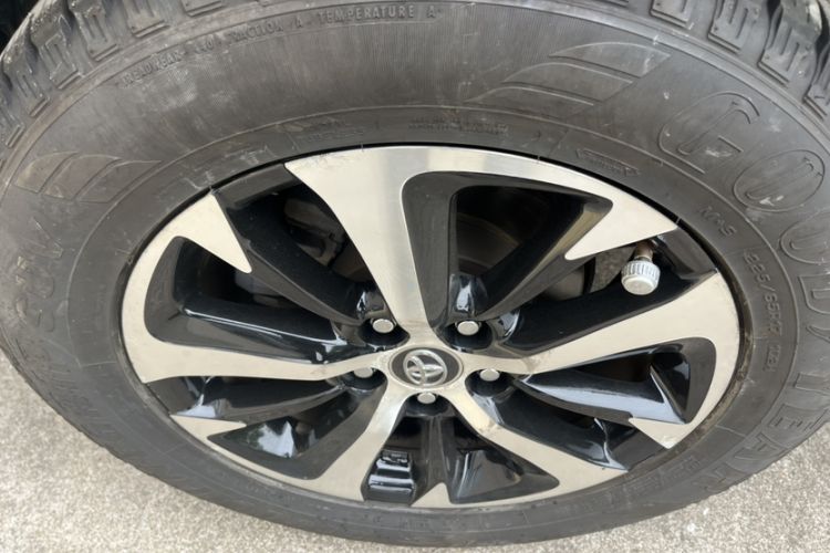 Used Toyota RAV4 2016 2.0L CVT Two-Wheel Drive Fashion Edition China V Standard Exterior 6