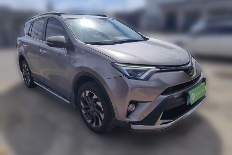 Used Toyota RAV4 2016 2.5L Automatic 4x4 Elite Edition Front Right 45 Deg