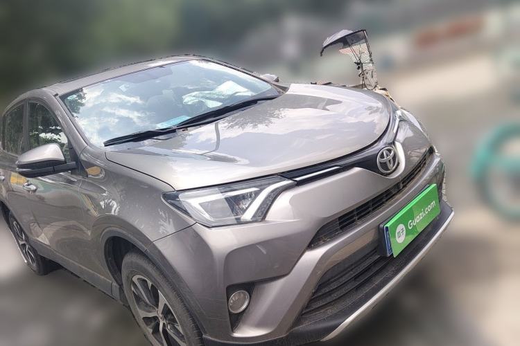 Used Toyota RAV4 2016 2.0L CVT Two-Wheel Drive Smart Edition China V Standard Front Right 45 Deg