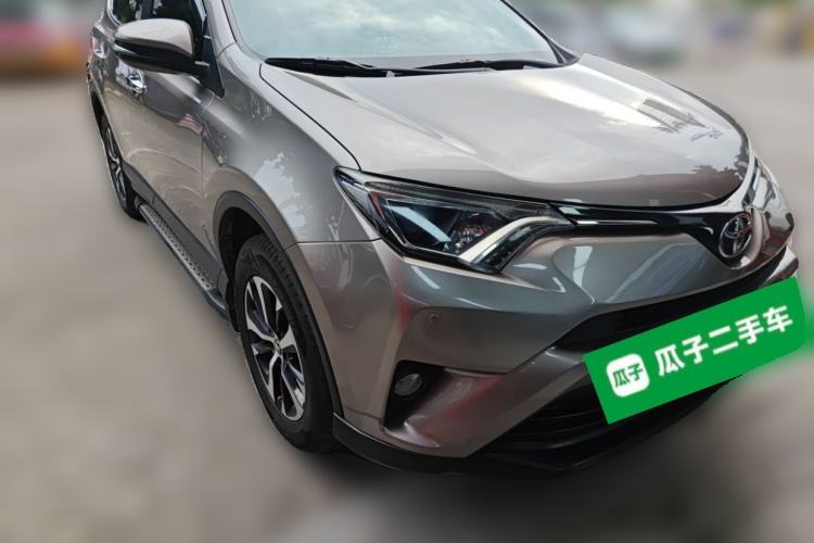 Used Toyota RAV4 2016 2.0L CVT Two-Wheel Drive Urban Edition China V Standard Front Right 45 Deg