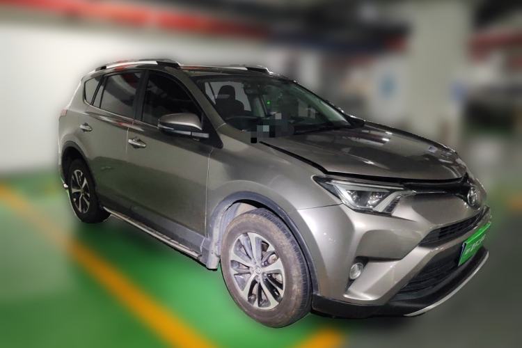 Used Toyota RAV4 2016 2.0L CVT Two-Wheel Drive Smart Edition China V Standard Front Right 45 Deg