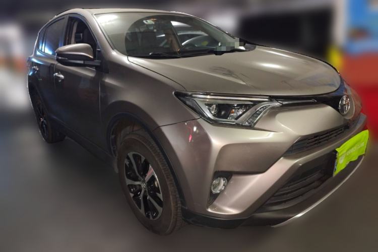 Used Toyota RAV4 2016 2.0L CVT Two-Wheel Drive Smart Edition China V Standard Front Right 45 Deg