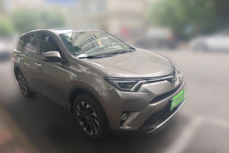 Used Toyota RAV4 2016 2.5L Automatic 4x4 Elite Edition Front Right 45 Deg