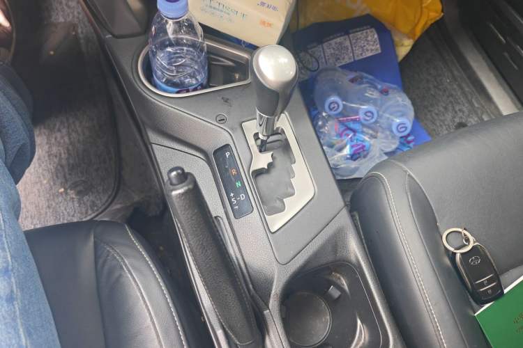 Used Toyota RAV4 2016 2.5L Automatic 4x4 Elite Edition Gear Lever