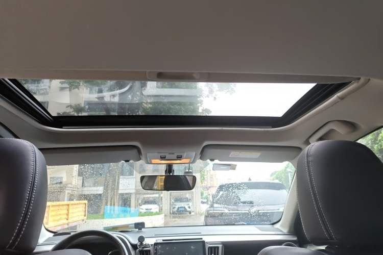 Used Toyota RAV4 2016 2.0L CVT Two-Wheel Drive Smart Edition China V Standard Headliner