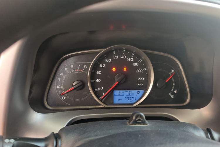 Used Toyota RAV4 2016 2.0L CVT Two-Wheel Drive Urban Edition China V Standard Instrument Cluster