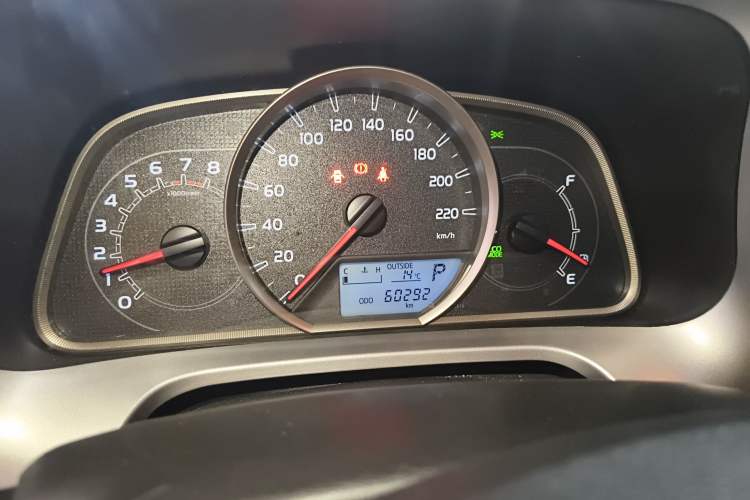 Used Toyota RAV4 2016 2.0L CVT Two-Wheel Drive Fashion Edition China V Standard Instrument Cluster