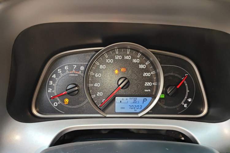 Used Toyota RAV4 2016 2.0L CVT Two-Wheel Drive Urban Edition China V Standard Instrument Cluster