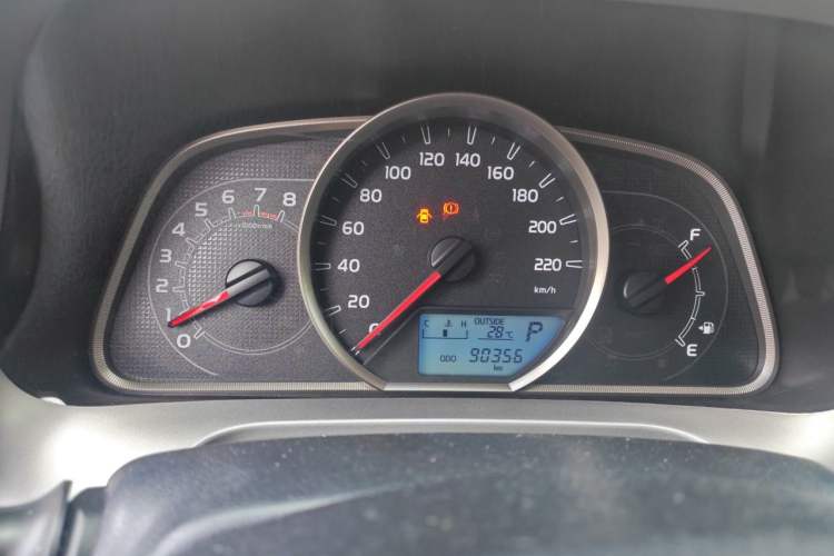 Used Toyota RAV4 2016 2.0L CVT Two-Wheel Drive Fashion Edition China V Standard Instrument Cluster