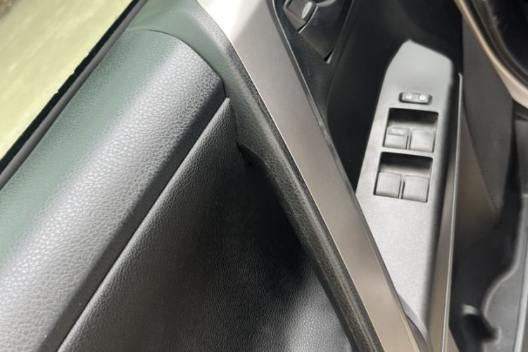 Used Toyota RAV4 2016 2.0L CVT Two-Wheel Drive Fashion Edition China V Standard Interior 7