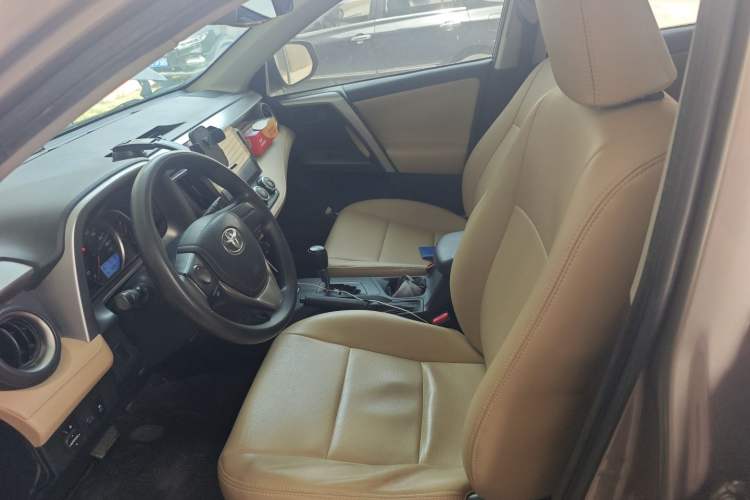 Used Toyota RAV4 2016 2.0L CVT Two-Wheel Drive Urban Edition China V Standard Left Front Seat