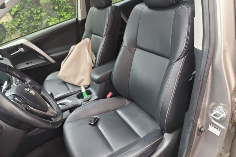 Used Toyota RAV4 2016 2.0L CVT Two-Wheel Drive Smart Edition China V Standard Left Front Seat