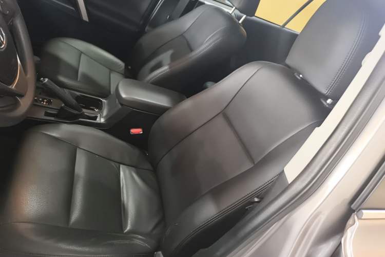 Used Toyota RAV4 2016 2.0L CVT Two-Wheel Drive Fashion Edition China V Standard Left Front Seat