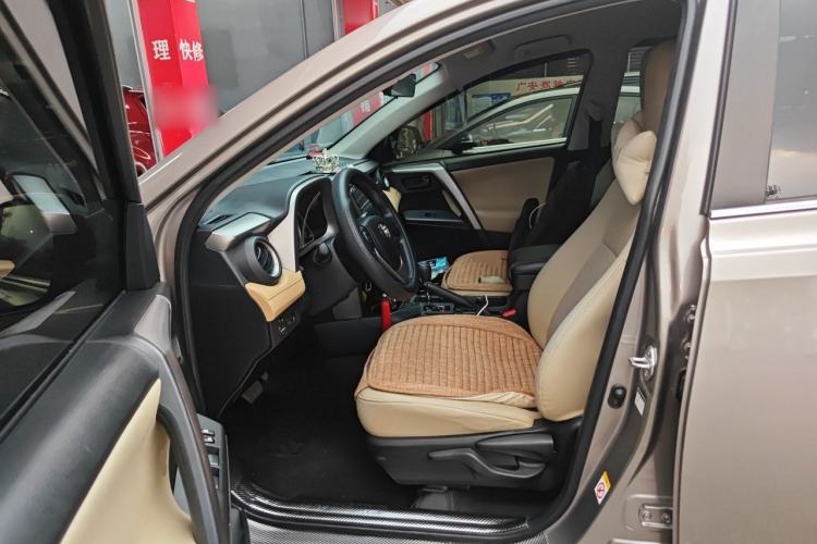Used Toyota RAV4 2016 2.0L CVT Two-Wheel Drive Urban Edition China V Standard Left Front Seat