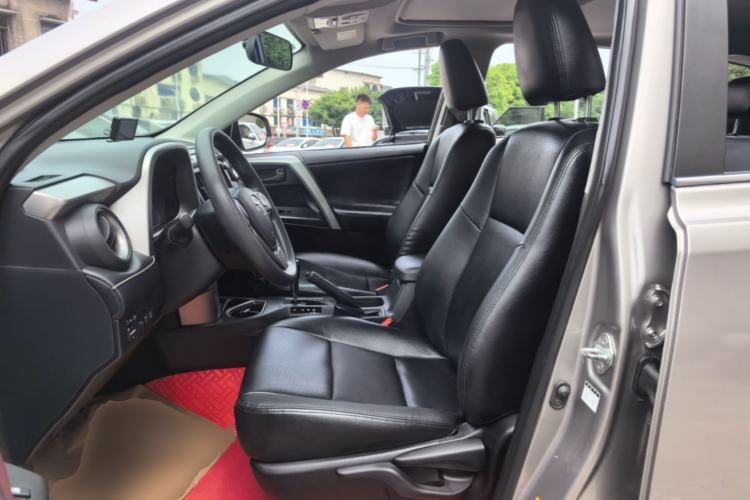 Used Toyota RAV4 2016 2.0L CVT Two-Wheel Drive Fashion Edition China V Standard Left Front Seat