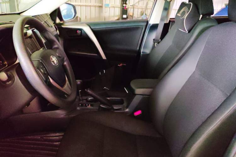 Used Toyota RAV4 2016 2.0L CVT Two-Wheel Drive Comfort Edition China V Standard Left Front Seat