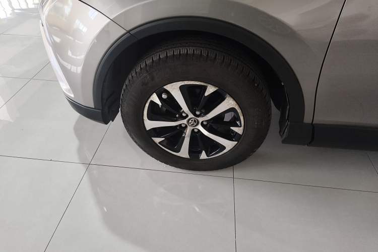 Used Toyota RAV4 2016 2.0L CVT Two-Wheel Drive Fashion Edition China V Standard Left Front Wheel Hub