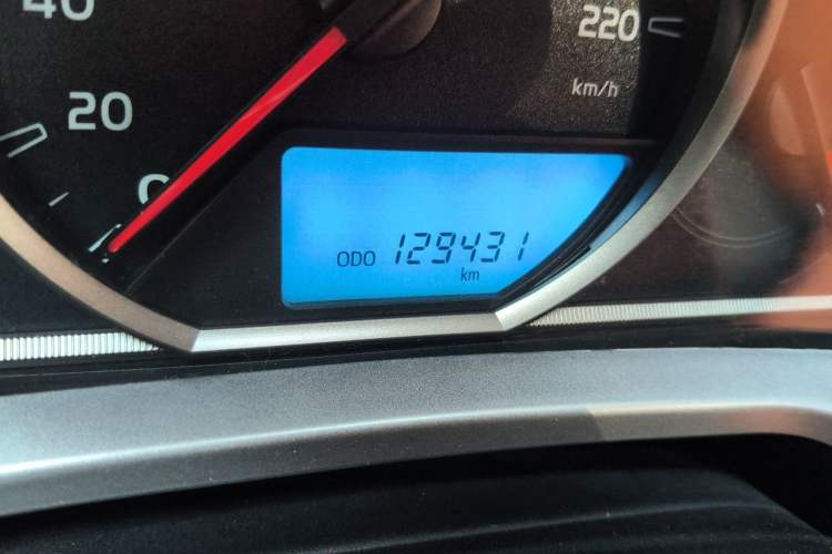 Used Toyota RAV4 2016 2.0L CVT Two-Wheel Drive Fashion Edition China V Standard Odometer Close Up
