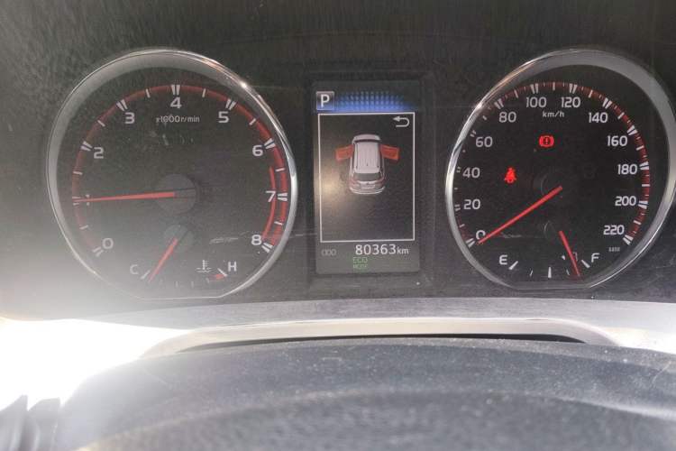 Used Toyota RAV4 2016 2.0L CVT Two-Wheel Drive Smart Edition China V Standard Odometer Close Up