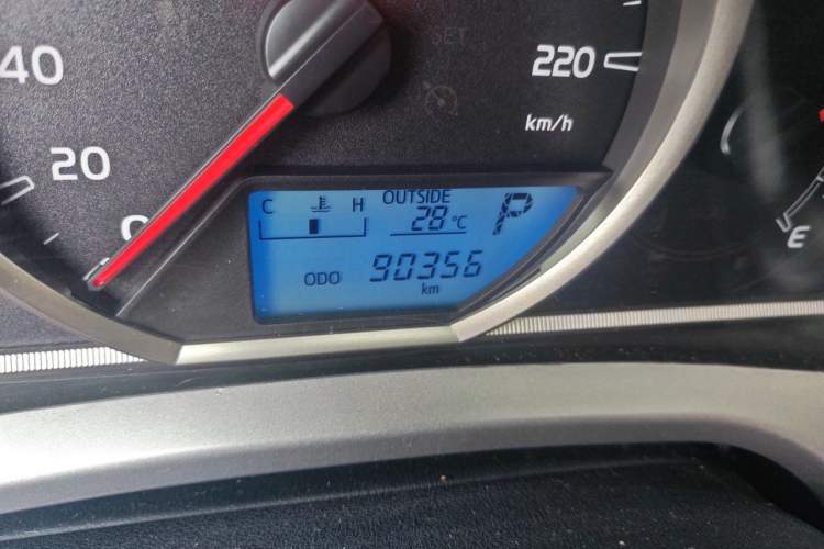 Used Toyota RAV4 2016 2.0L CVT Two-Wheel Drive Fashion Edition China V Standard Odometer Close Up