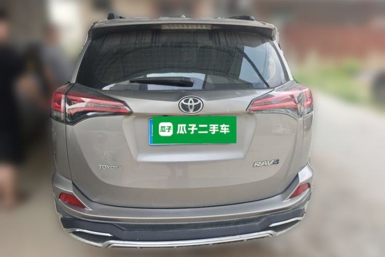 Used Toyota RAV4 2016 2.0L CVT Two-Wheel Drive Urban Edition China V Standard Rear